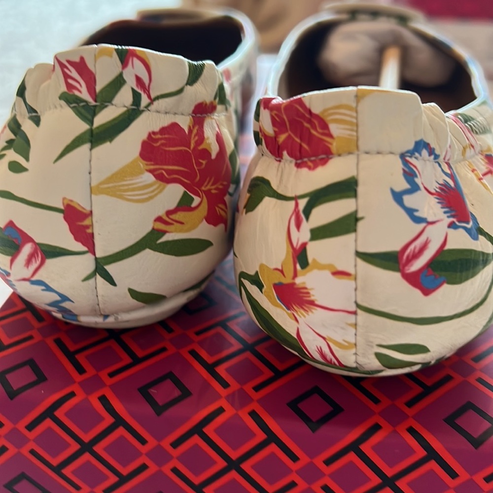 Shoes - Picture 3 of 6